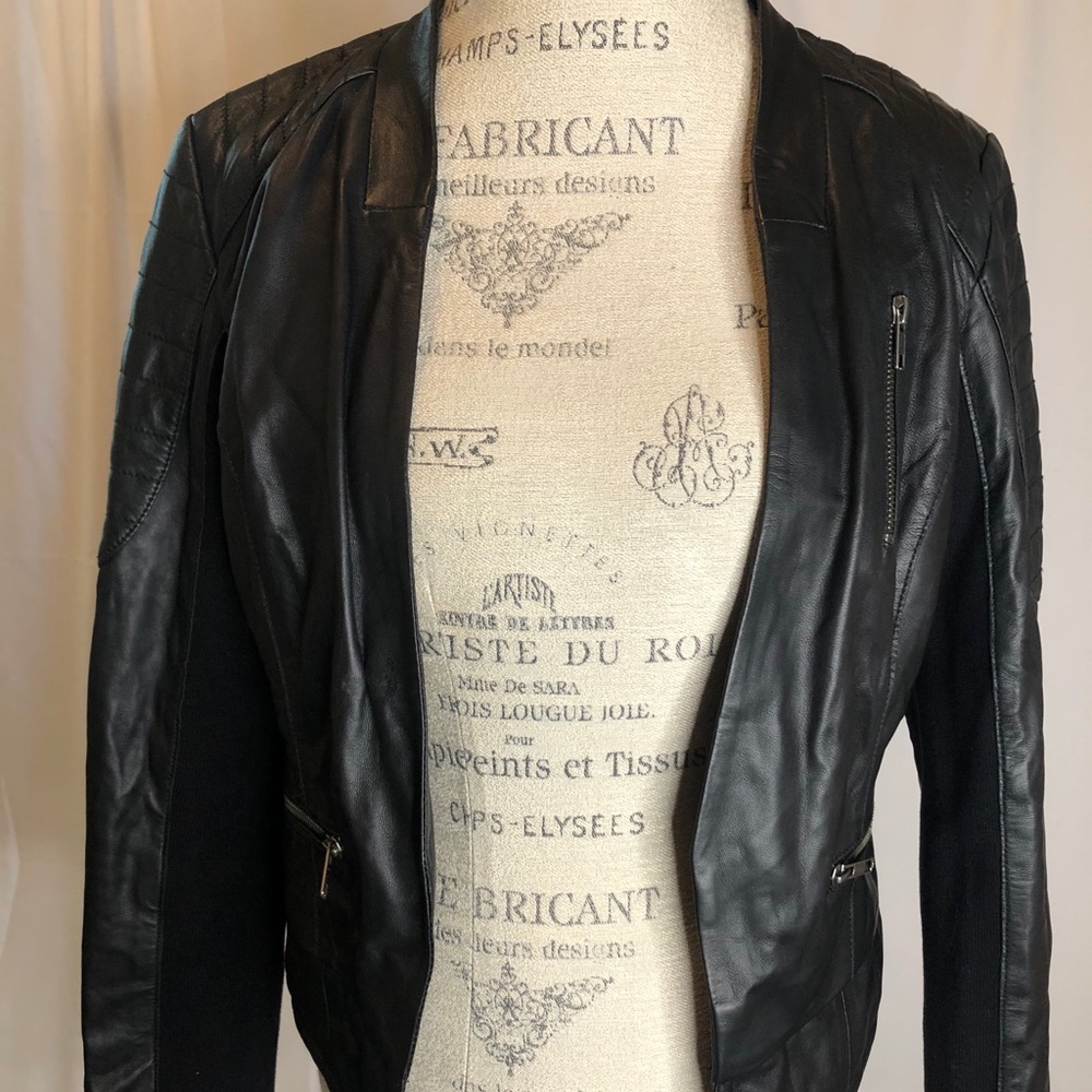 Women’s quilted, fitted leather jacket